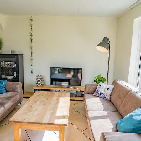 Holiday home Hoogelandt 134 En 134a *