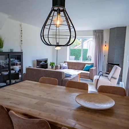 Holiday home Hoogelandt 134 En 134a *